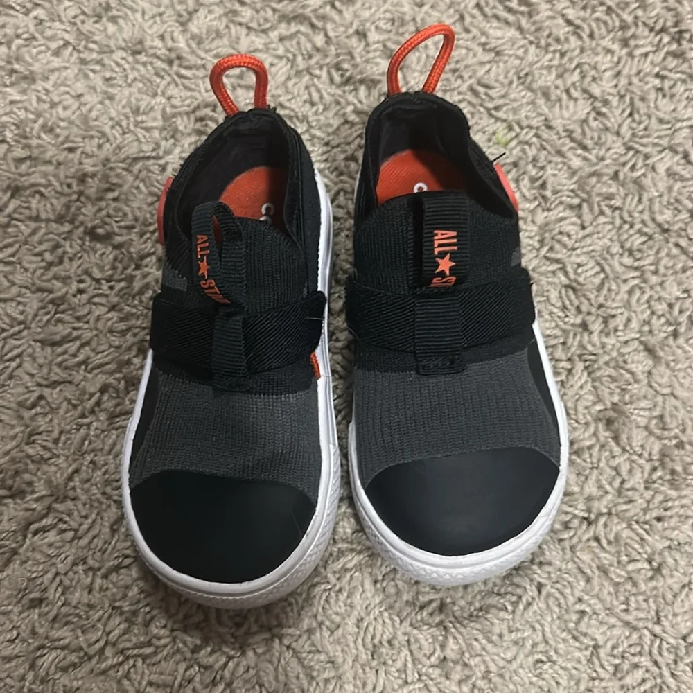 Boys converse slip one